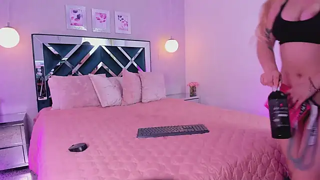 Snapshot of ibella7 chatting on December 5, 2025, 7:34 pm ibella7 online show from December 5, 2025, 7:34 pm