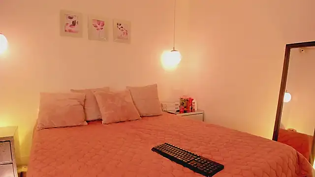 ibella7 online show from April 24, 2026, 7:38 pm