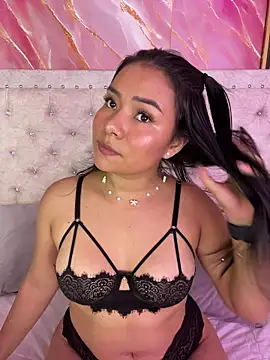 Snapshot of Rousse_blue chatting on February 14, 2026, 3:29 am Rousse blue online show from February 14, 2026, 3:29 am