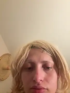 roxannex0x0 online show from February 5, 2026, 2:40 am