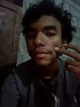 Snapshot of Reynold2608 chatting on September 29, 2025, 1:45 am Reynold2608 online show from September 29, 2025, 1:45 am