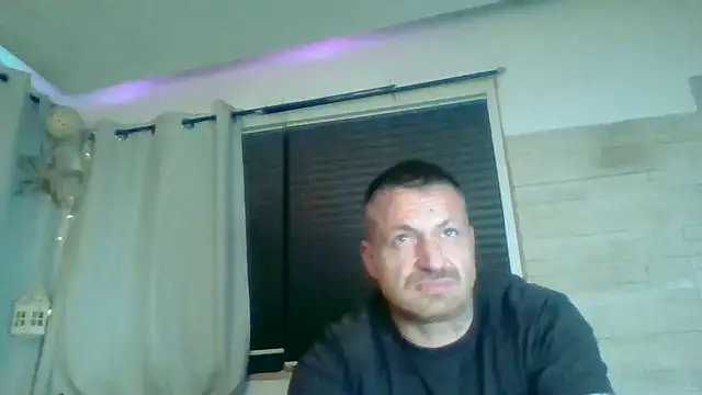 Snapshot of DevilsAngel13 chatting on November 27, 2025, 5:57 pm DevilsAngel13 online show from November 27, 2025, 5:57 pm