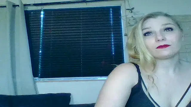 Snapshot of DevilsAngel13 chatting on December 4, 2025, 3:00 pm DevilsAngel13 online show from December 4, 2025, 3:00 pm