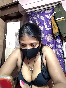 Snapshot of queensenorita chatting on April 11, 2026, 5:49 pm queensenorita online show from April 11, 2026, 5:49 pm
