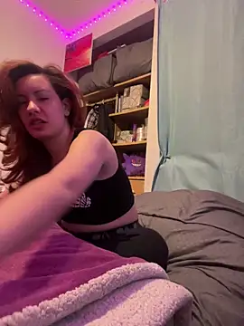 Snapshot of Nina-Chick777 chatting on March 3, 2026, 3:24 am Nina-Chick777 online show from March 3, 2026, 3:24 am