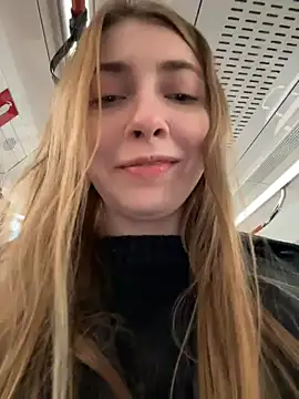 Sunny   Bunny online show from December 4, 2025, 9:52 am