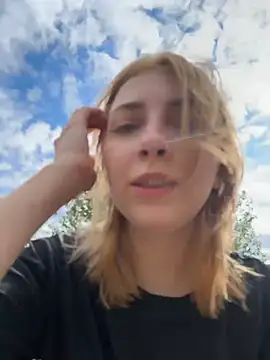 Snapshot of Sunny___Bunny chatting on July 31, 2026, 8:03 am Sunny Bunny online show from July 31, 2026, 8:03 am