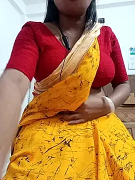 Snapshot of Priya_2222 chatting on October 5, 2025, 5:36 pm Priya 2222 online show from October 5, 2025, 5:36 pm