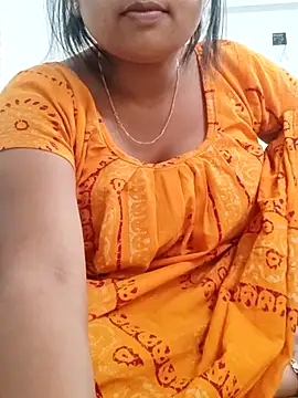 Snapshot of Priya_2222 chatting on March 6, 2025, 10:52 am Priya 2222 online show from March 6, 2025, 10:52 am