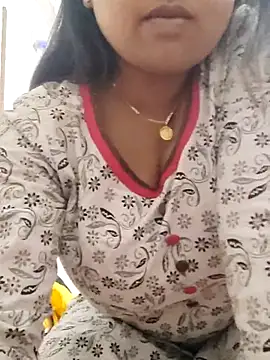Snapshot of Priya_2222 chatting on February 28, 2025, 11:25 am Priya 2222 online show from February 28, 2025, 11:25 am