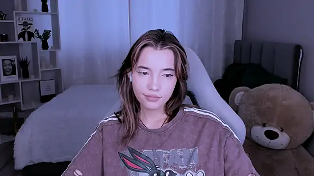 as1an girlfriend online show from June 3, 2026, 4:02 am