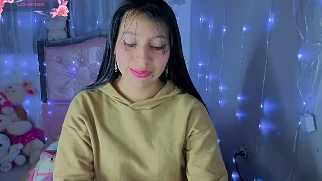 keyla meow online show from October 5, 2025, 3:41 am