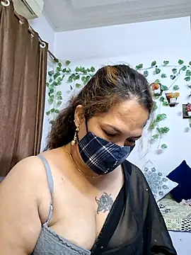 Snapshot of Anika-Bhabhi chatting on November 4, 2025, 9:35 am Anika-Bhabhi online show from November 4, 2025, 9:35 am