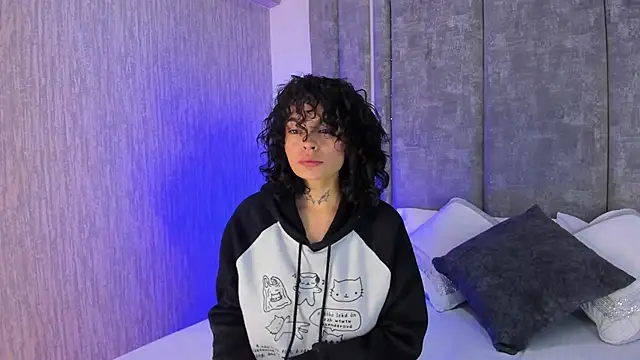 Snapshot of KatherineGomez chatting on October 14, 2025, 1:50 am KatherineGomez online show from October 14, 2025, 1:50 am