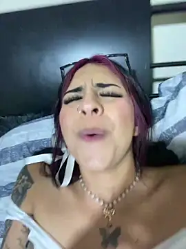 Hilary pinkk online show from February 18, 2025, 1:21 am