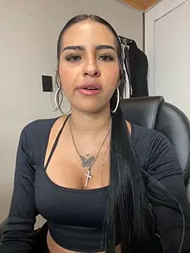 Hilary pinkk online show from October 10, 2025, 1:06 am