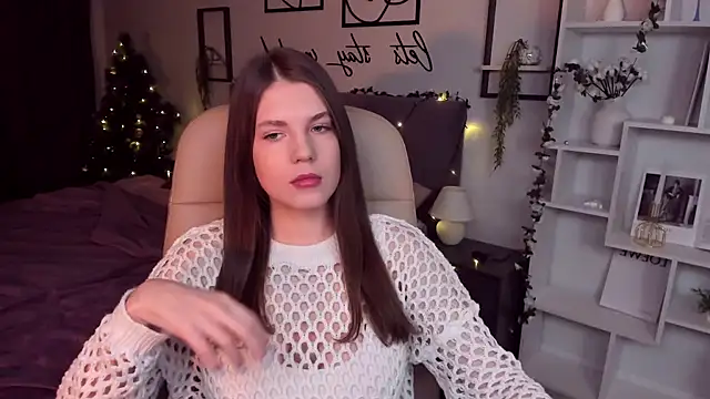 BellaSweetHeart online show from January 13, 2025, 1:17 pm