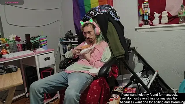 tallnerdyguy online show from September 19, 2025, 2:37 am