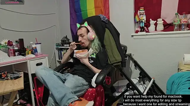 tallnerdyguy online show from September 14, 2025, 2:01 am