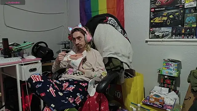tallnerdyguy online show from April 21, 2026, 2:36 am