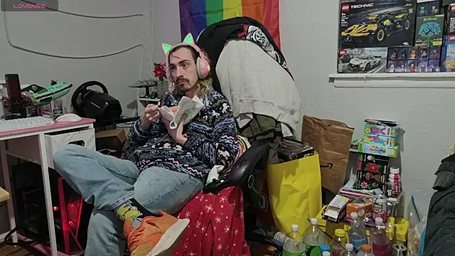 tallnerdyguy online show from May 3, 2026, 3:22 am