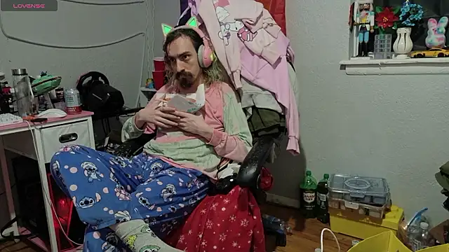 Snapshot of tallnerdyguy chatting on February 16, 2026, 3:38 am tallnerdyguy online show from February 16, 2026, 3:38 am