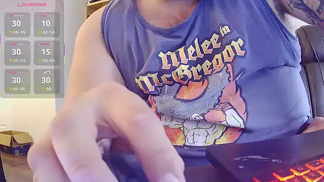 Snapshot of Strong_Bear89 chatting on October 23, 2025, 4:27 pm Strong Bear89 online show from October 23, 2025, 4:27 pm