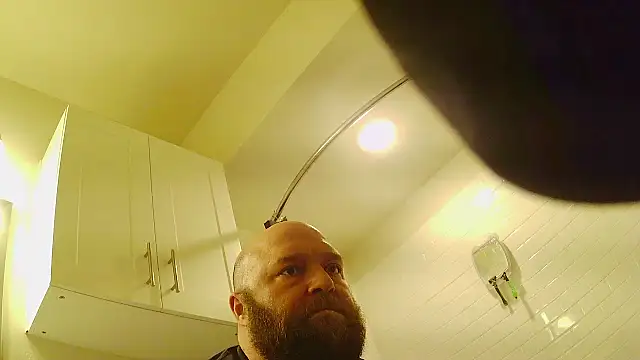 Snapshot of Strong_Bear89 chatting on November 18, 2025, 8:01 pm Strong Bear89 online show from November 18, 2025, 8:01 pm