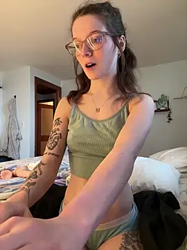 Snapshot of dreamteemergirl chatting on November 23, 2025, 7:13 pm dreamteemergirl online show from November 23, 2025, 7:13 pm