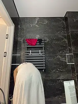 CurlyLara online show from November 10, 2025, 7:19 pm