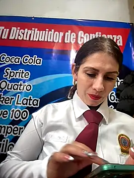 Alysson-- online show from November 6, 2025, 2:32 pm