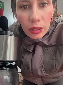 Alysson-- online show from October 8, 2025, 3:35 pm