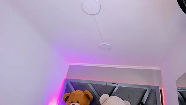 AmberiniHoffman online show from November 7, 2025, 11:59 am