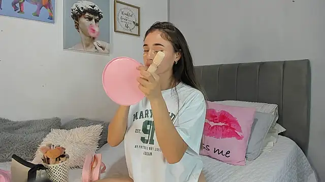 Snapshot of naughtyloverss chatting on November 26, 2025, 7:47 pm naughtyloverss online show from November 26, 2025, 7:47 pm