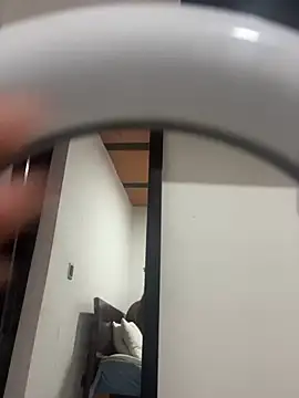 Snapshot of Khenta_Michells chatting on March 22, 2026, 11:12 am Khenta Michells online show from March 22, 2026, 11:12 am