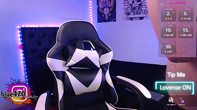 Snapshot of Skyler__blue4 chatting on November 14, 2025, 9:18 pm Skyler blue4 online show from November 14, 2025, 9:18 pm