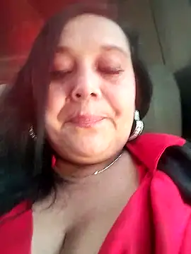 sara pineros online show from September 17, 2025, 9:06 pm