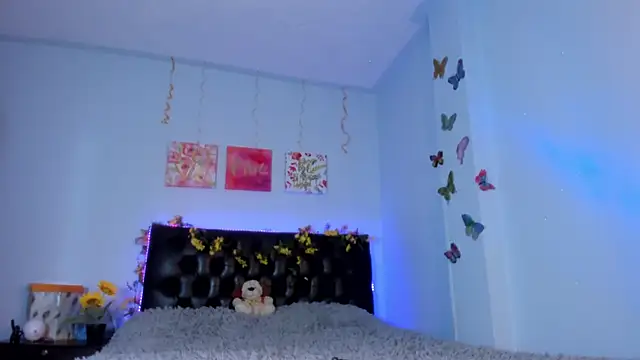 Snapshot of victorialarson1 chatting on October 10, 2025, 2:18 pm victorialarson1 online show from October 10, 2025, 2:18 pm
