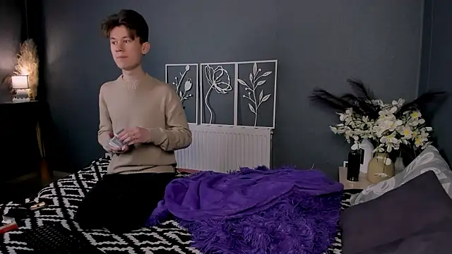 Snapshot of AndrewwCarter2 chatting on February 9, 2026, 8:29 pm AndrewwCarter2 online show from February 9, 2026, 8:29 pm