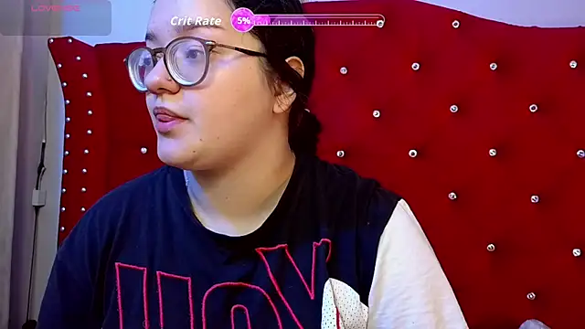 Snapshot of charlotte1-ls chatting on December 5, 2025, 2:37 pm charlotte1-ls online show from December 5, 2025, 2:37 pm