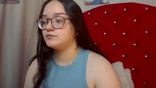 Snapshot of charlotte1-ls chatting on October 15, 2025, 9:23 pm charlotte1-ls online show from October 15, 2025, 9:23 pm