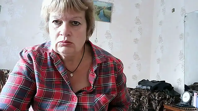 Snapshot of Ettie_Tonia chatting on October 14, 2025, 7:42 am Ettie Tonia online show from October 14, 2025, 7:42 am