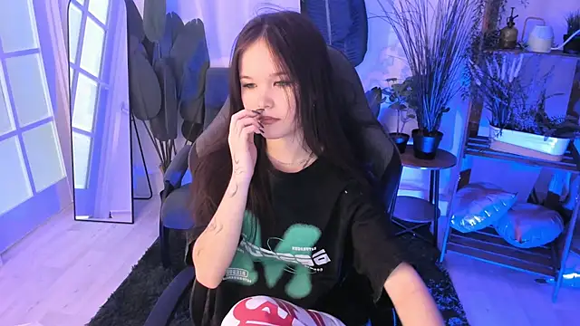 Snapshot of Elainebeness chatting on August 5, 2026, 6:57 pm Elainebeness online show from August 5, 2026, 6:57 pm