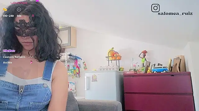 Snapshot of salomea_r chatting on February 22, 2026, 2:41 pm salomea r online show from February 22, 2026, 2:41 pm