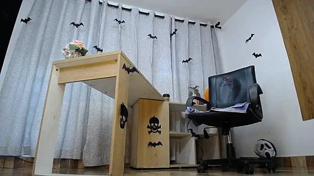 Snapshot of Kathleen_Rodriguez chatting on October 24, 2025, 11:09 am Kathleen Rodriguez online show from October 24, 2025, 11:09 am