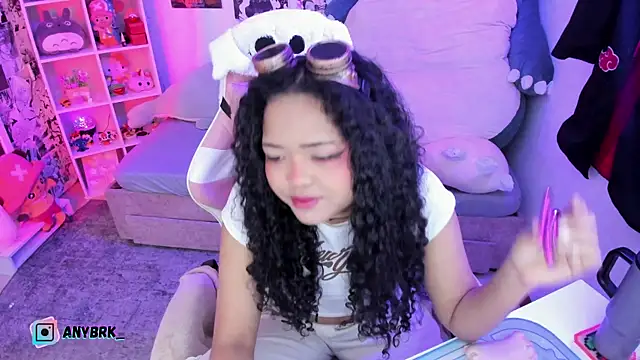 Snapshot of anyburkee chatting on October 31, 2025, 12:18 am anyburkee online show from October 31, 2025, 12:18 am