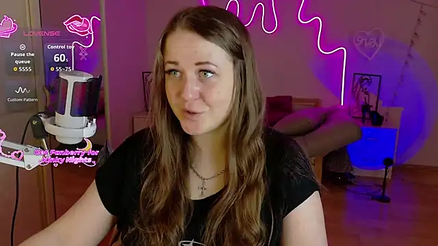 Snapshot of LizzyShine chatting on December 4, 2025, 11:09 am LizzyShine online show from December 4, 2025, 11:09 am