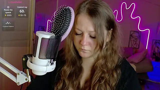 Snapshot of LizzyShine chatting on October 7, 2025, 5:58 pm LizzyShine online show from October 7, 2025, 5:58 pm