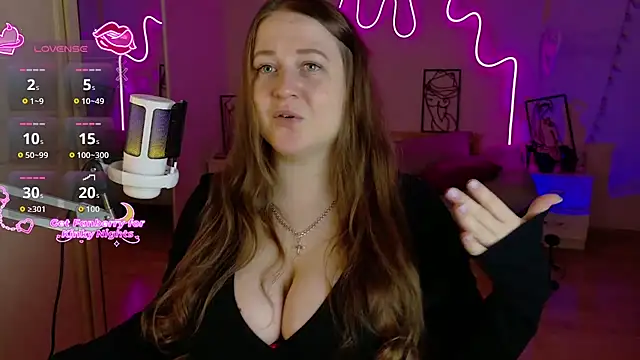 Snapshot of LizzyShine chatting on November 7, 2025, 4:55 pm LizzyShine online show from November 7, 2025, 4:55 pm