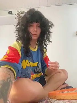 magalunabb online show from November 6, 2025, 11:25 am